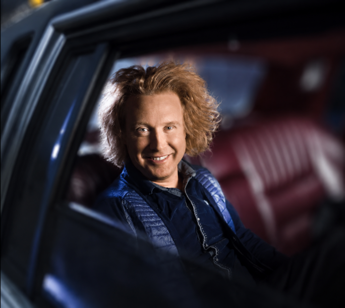 Saska Aaltonen on suomalainen freelance-toimittaja ja rocklegenda Remu Aaltosen poika.