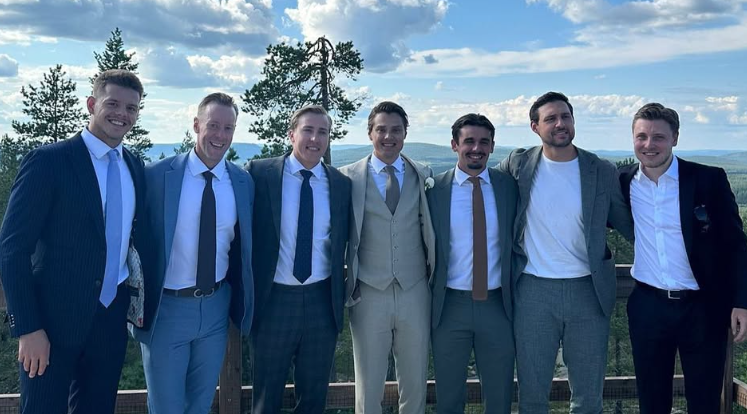 NHL-pelaajia Sebastian Ahon ja Rosa Ahon häissä Lapissa.
